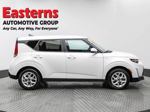 Used 2024 Kia Soul LX w/ Option Group 015 image 4