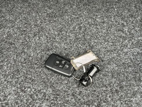 Used 2025 Volkswagen Jetta SE image 22