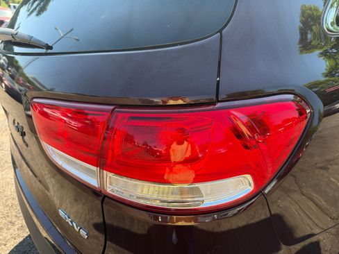 Used 2016 Kia Sorento EX FWD image 11