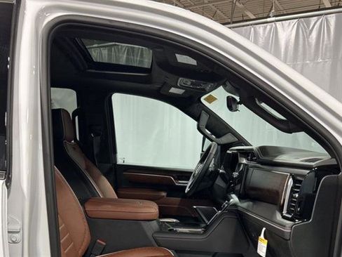 New 2025 GMC Sierra 2500 Denali Ultimate w/ Max Trailering Package image 16