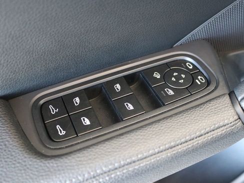 Used 2024 Porsche Cayenne image 14