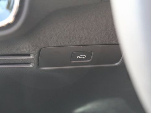 New 2026 Volvo XC40 B5 Ultra w/ Climate Package image 21