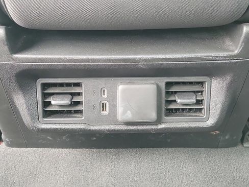 Used 2025 Chevrolet Silverado 1500 LT image 11