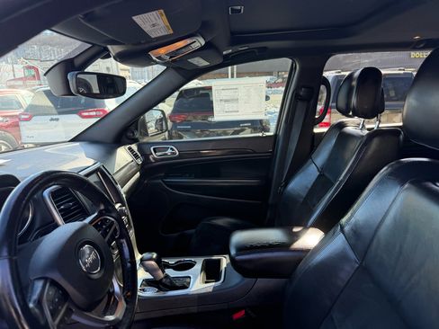 Used 2018 Jeep Grand Cherokee Altitude image 21