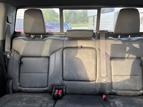 Used 2021 Chevrolet Silverado 1500 LT Trail Boss w/ Convenience Package II AWD/4WD image 9