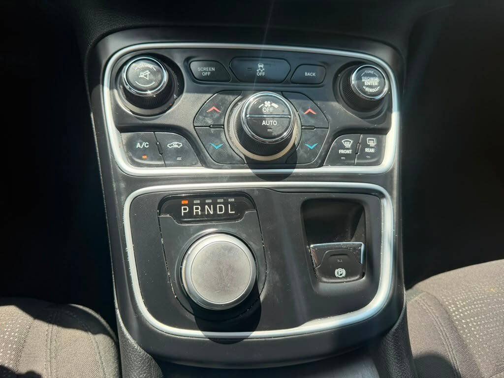 Used 2015 Chrysler 200 Limited w/ Convenience Group FWD image 15