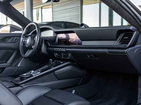 Used 2025 Porsche 911 Carrera GTS image 46