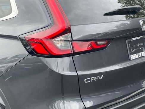 Used 2025 Honda CR-V LX image 9