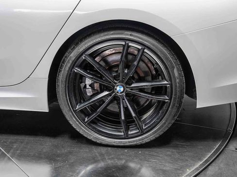 Used 2019 BMW 330i Sedan w/ M Sport Package RWD image 10