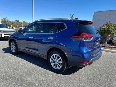 Used 2018 Nissan Rogue SV w/ Premium Package image 8