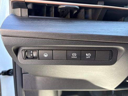 Used 2023 Nissan Ariya FWD image 17