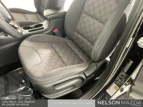 Used 2017 Kia Niro FE FWD image 25