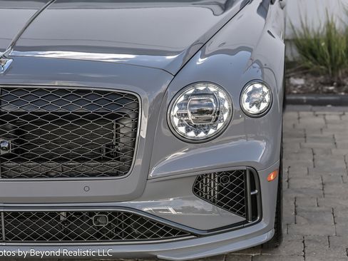 New 2025 Bentley Flying Spur Plug-In Hybrid image 9