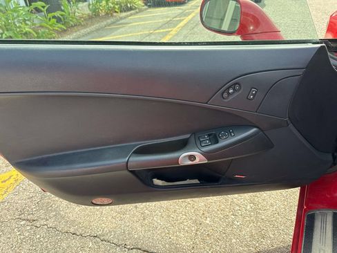 Used 2007 Chevrolet Corvette Coupe w/ Preferred Equipment Group RWD image 17
