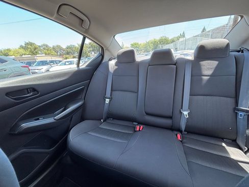 Used 2025 Nissan Altima 2.5 SV FWD image 39