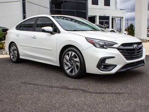 Used 2023 Subaru Legacy Limited image 3