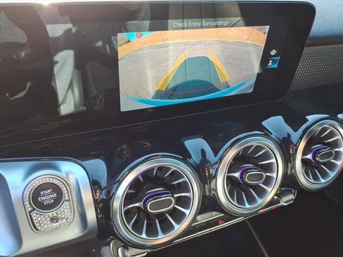 Used 2022 Mercedes-Benz GLB 250 GLB 250 image 33