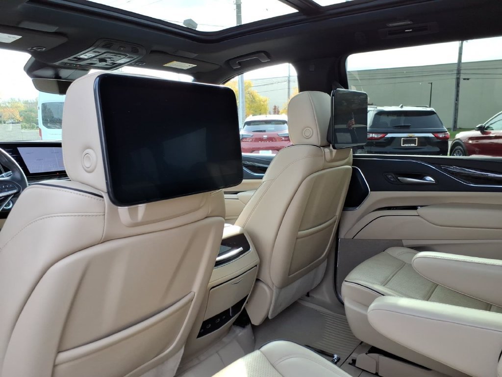 Used 2024 Cadillac Escalade ESV Premium Luxury w/ LPO, Floor Liner Package AWD/4WD image 13