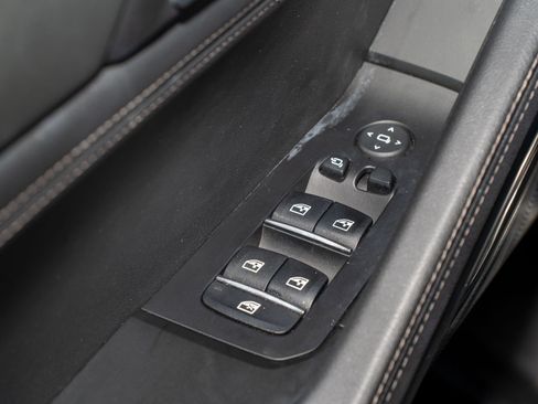 Used 2024 BMW X6 M60i w/ Dynamic Handling Package image 28