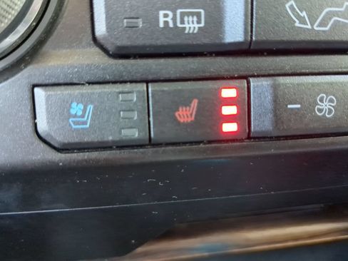 Used 2018 Ford F150 Lariat w/ Equipment Group 502A Luxury AWD/4WD image 23