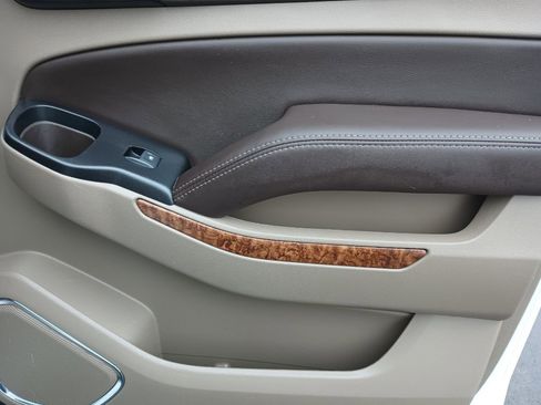 Used 2019 Chevrolet Suburban Premier image 33