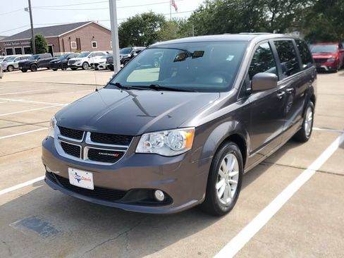Used 2020 Dodge Grand Caravan SE FWD image 11