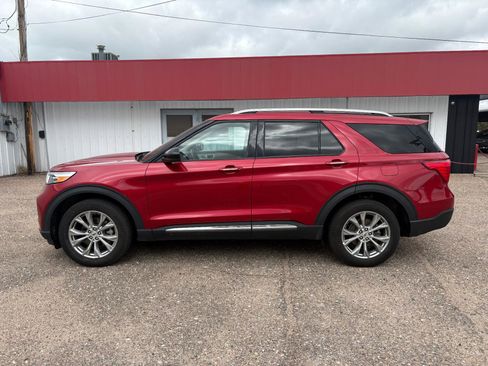 Used 2023 Ford Explorer Limited image 4