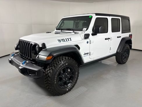 Used 2023 Jeep Wrangler Unlimited w/ Cold Weather Group AWD/4WD image 4
