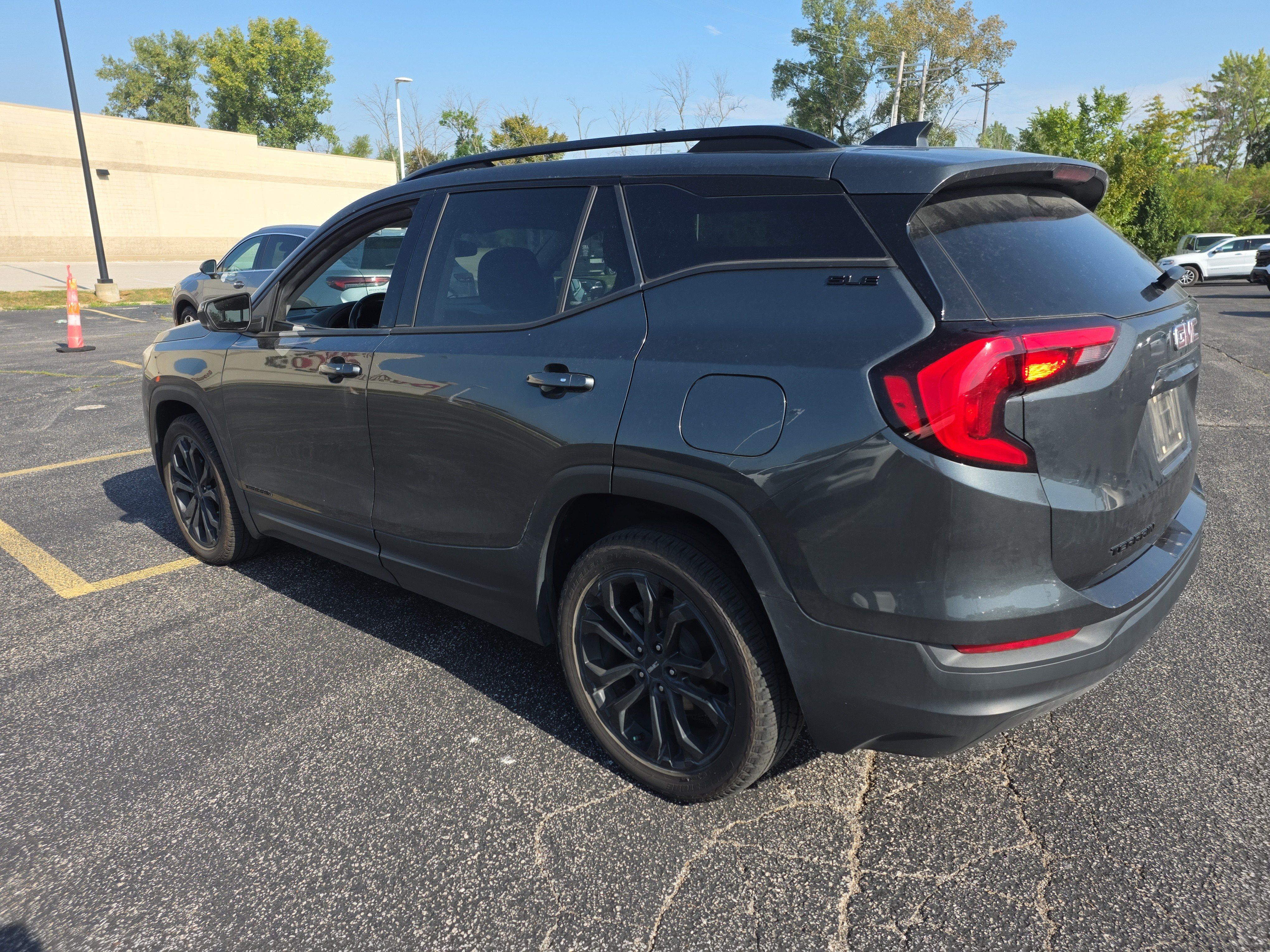Used 2020 GMC Terrain SLE w/ Elevation Edition FWD image 6