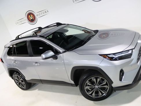 Used 2022 Toyota RAV4 Limited image 8