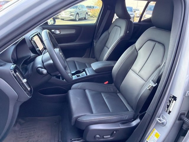 Used 2024 Volvo XC40 B5 Plus w/ Protection Package Premier AWD/4WD image 5