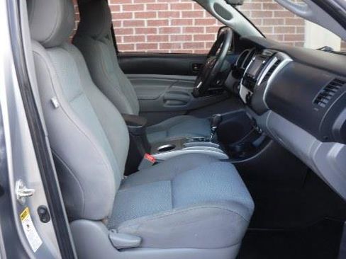 Used 2014 Toyota Tacoma 4x4 Double Cab w/ TRD Sport Package image 6