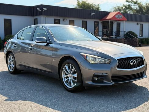 Used 2017 INFINITI Q50 2.0t w/ Moonroof Package AWD/4WD image 3