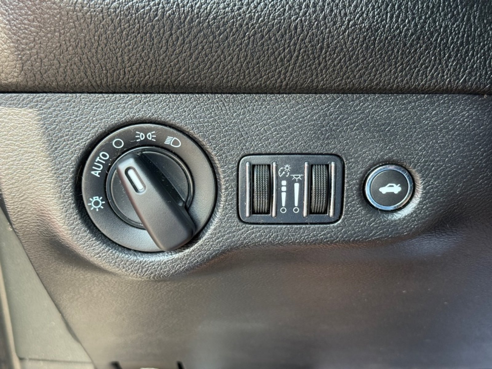 Used 2023 Dodge Challenger R/T RWD image 30