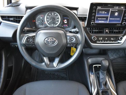 Used 2021 Toyota Corolla LE FWD image 13