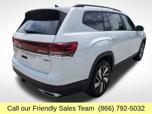 Used 2025 Volkswagen Atlas SE AWD/4WD image 6