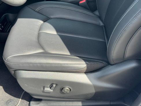 New 2026 Chrysler Pacifica Select AWD/4WD image 18