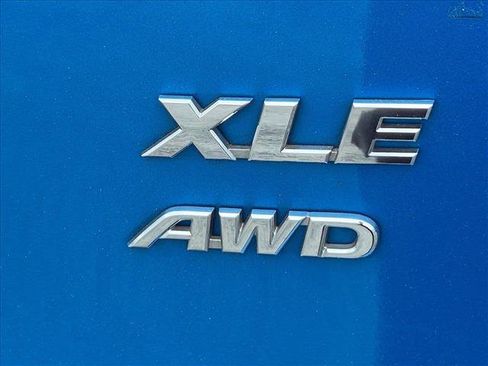 Used 2017 Toyota RAV4 XLE w/ Protection Package AWD/4WD image 10