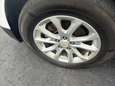 Used 2019 Chevrolet Equinox LT AWD/4WD image 16