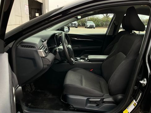 Used 2025 Toyota Camry LE image 10