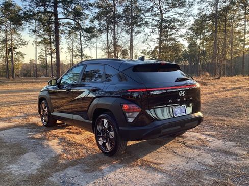 Used 2025 Hyundai Kona SEL image 3