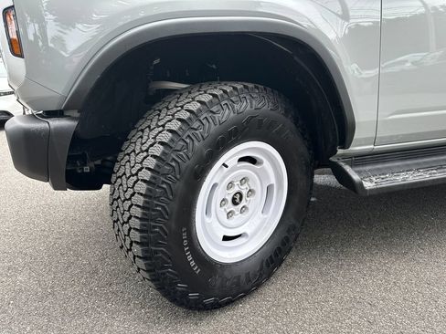 Used 2026 Ford Bronco Heritage Edition AWD/4WD image 7