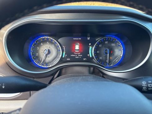 Certified 2017 Chrysler Pacifica Touring-L Plus w/ Advanced Safetytec Group image 15