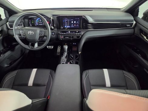 Used 2025 Toyota Camry SE w/ Convenience Package FWD image 27
