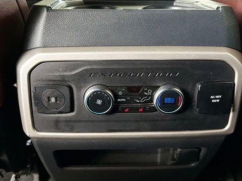 Used 2024 Ford Expedition Limited AWD/4WD image 26