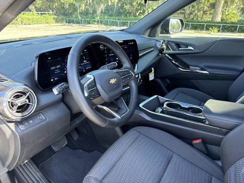 Used 2025 Chevrolet Equinox LT image 21