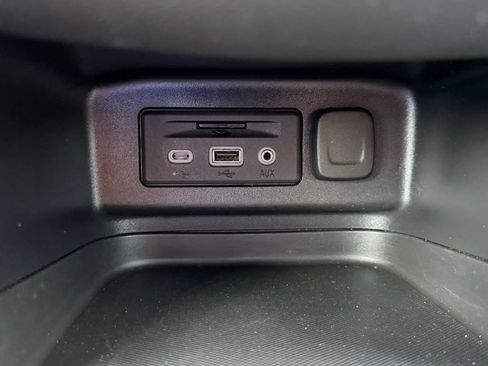 Used 2023 Chevrolet Equinox RS w/ RS Leather Package AWD/4WD image 9