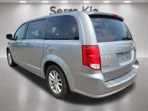 Used 2019 Dodge Grand Caravan SXT FWD image 3