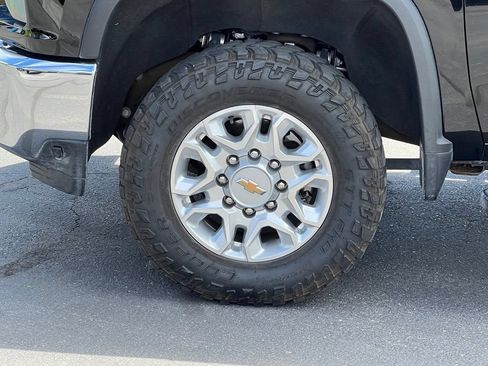 Used 2023 Chevrolet Silverado 3500 LT w/ Convenience Package AWD/4WD image 14