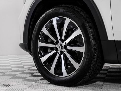 Used 2021 Mercedes-Benz GLB 250 w/ Premium Package image 59